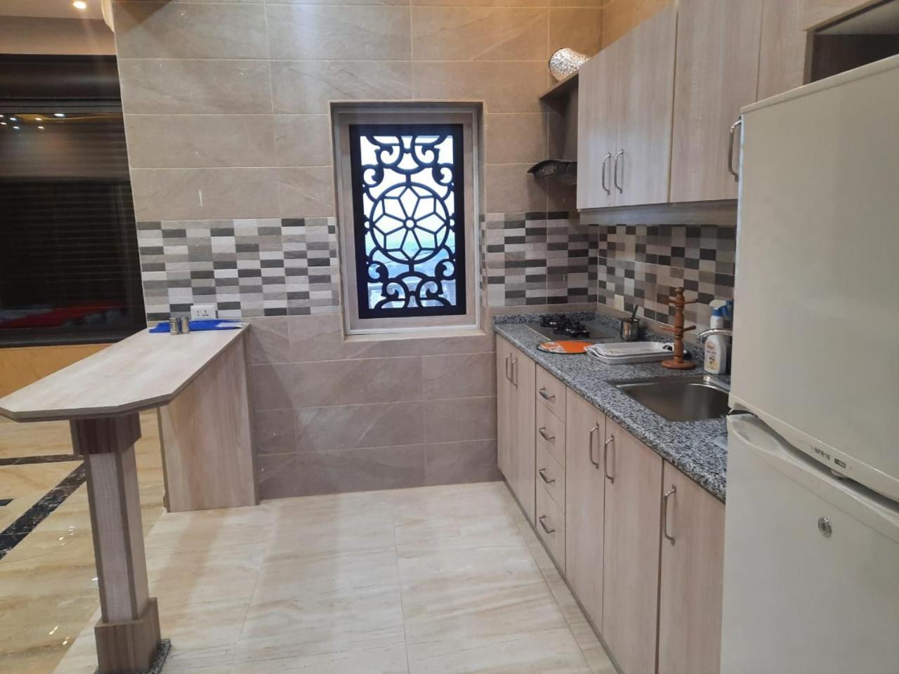 Lotus Housing For Furnished Apartments Джараш Номер фото