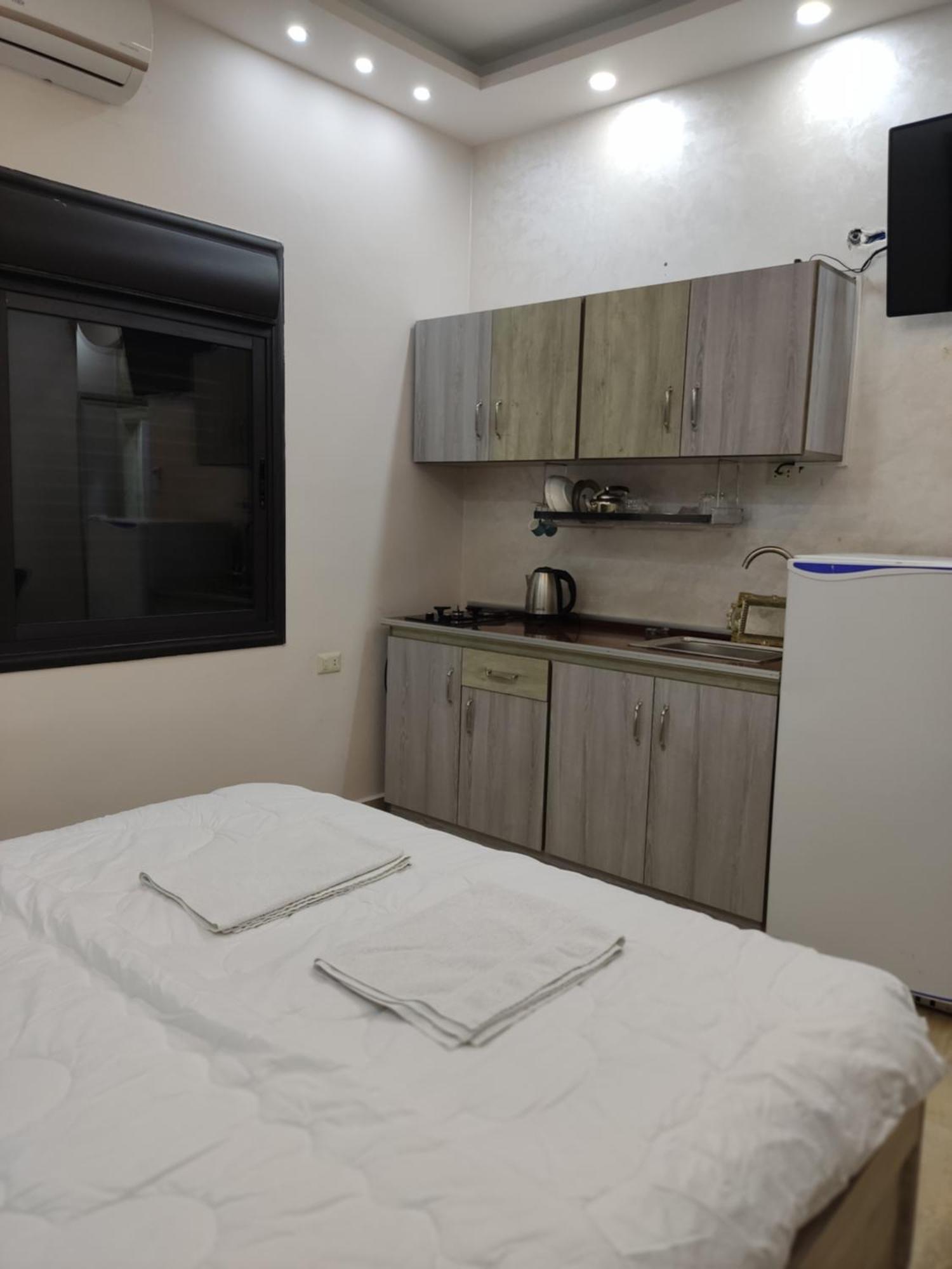 Lotus Housing For Furnished Apartments Джараш Номер фото