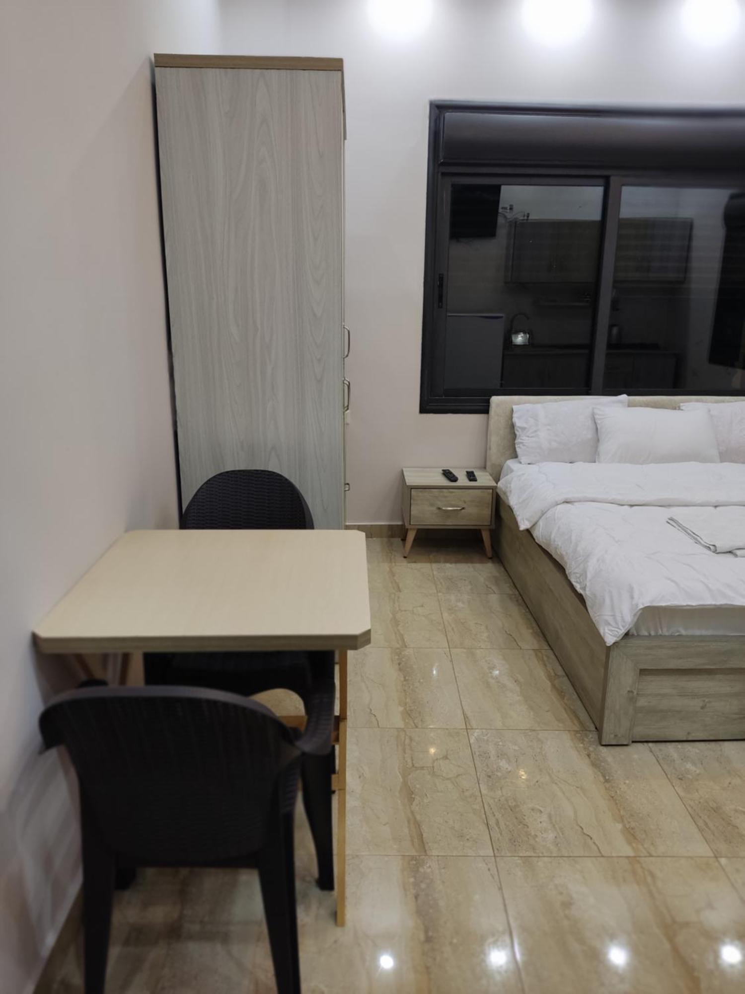 Lotus Housing For Furnished Apartments Джараш Номер фото